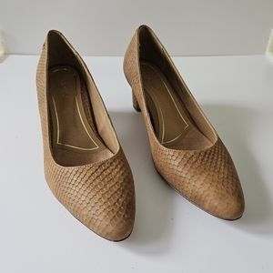 Vionic Madison Mia Heels in Brown/Cognac